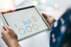 Top-eLearning-Data-Collection-Metrics-To-Track-For-Better-Outcomes.jpg