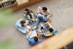 Collaborative-Vs-Cooperative-Learning_-The-Main-Differences-You-Need-To-Know.jpg