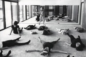 Teenage20Beauty20Farm201960s20History20Today_0.jpg