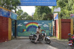 delhi-schools-evacuated-amid-new-bomb-threats-police-enhance-security-measures.jpg