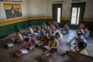freedom-from-sitting-on-floor-over-90k-school-kids-in-up-district-get-desks-chairs.jpg