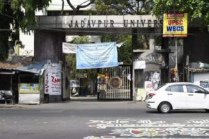 kolkata-police-to-seek-custody-of-ju-alumnus-held-for-attack-on-edu-minister.jpg