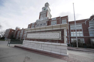 us-education-department-says-denver-schools-all-gender-bathrooms-violate-title-ix.jpg