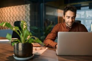 Maximizing-ROI-Transitioning-From-ILT-To-eLearning-With-AI-Powered-Rapid-Solutions.jpg