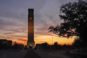 Texas_A26M_University_Tower.jpg