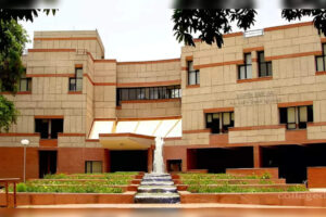 supreme-court-panel-visits-iit-kharagpur-campus-meets-students-faculty.jpg