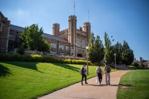 Washington_University_Saint_Louis_GettyImages-1407293322_edit.jpg