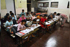 dakshina-kannada-extra-one-hour-daily-classes-planned-to-cover-lost-school-time.jpg dakshina-kannada-extra-one-hour-daily-classes-planned-to-cover-lost-school-time.jpg
