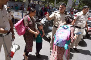 delhi-more-schools-get-hoax-bomb-threats.jpg delhi-more-schools-get-hoax-bomb-threats.jpg