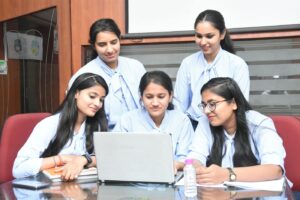 How-to-Choose-a-College-Without-Getting-Misled-1.jpeg How-to-Choose-a-College-Without-Getting-Misled-1.jpeg