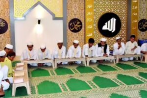 ips-officer-asks-madrassa-students-in-mp-to-read-bhagavad-gita-along-with-quran.jpg ips-officer-asks-madrassa-students-in-mp-to-read-bhagavad-gita-along-with-quran.jpg