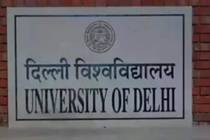 scuffle-breaks-out-between-two-student-groups-at-delhi-university-protest.jpg