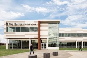 University_of_Iowa_Building.jpg