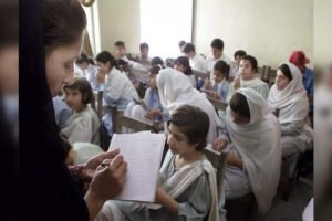 crisis-in-pakistans-education-sector-funding-declines-learning-outcomes-plummet.jpg